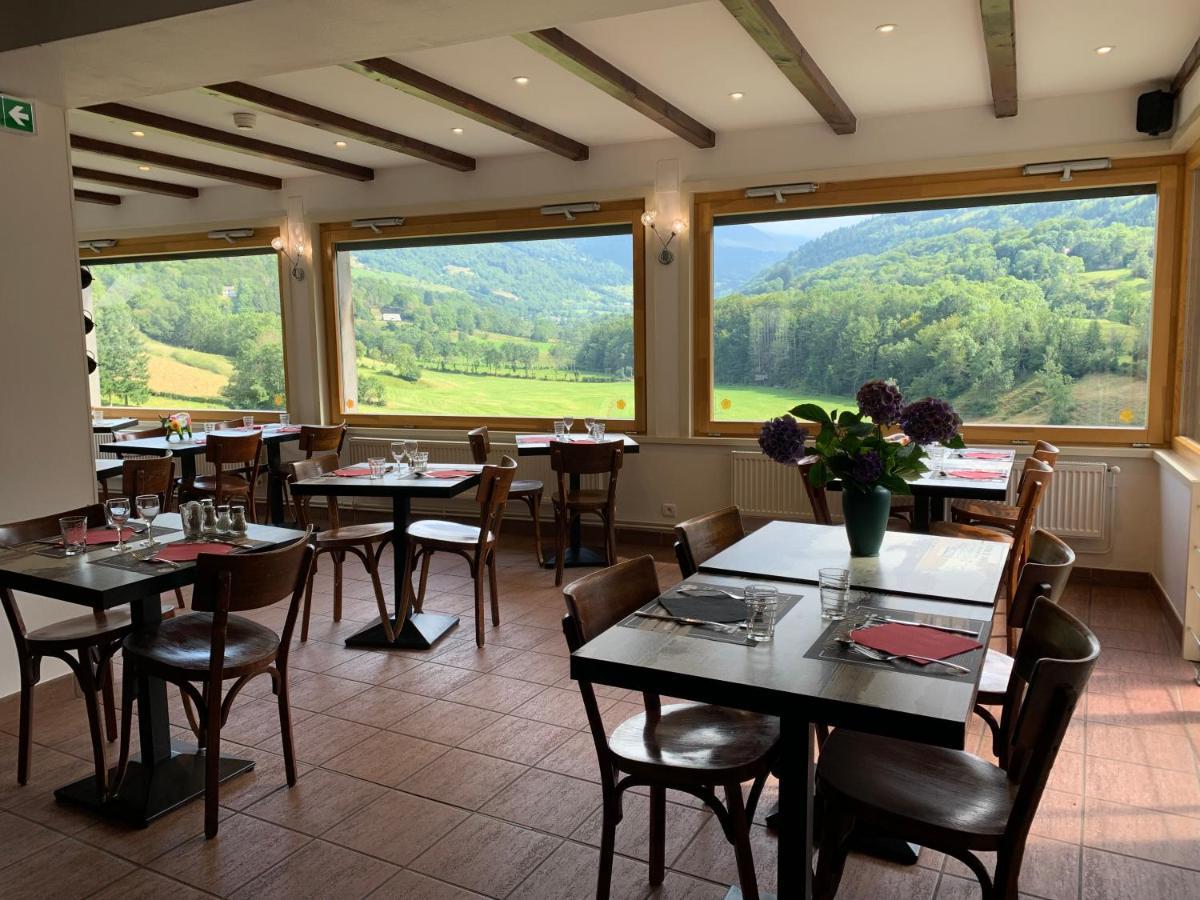 Bar Hotel Restaurant Des Voyageurs Le Falgoux Exterior photo